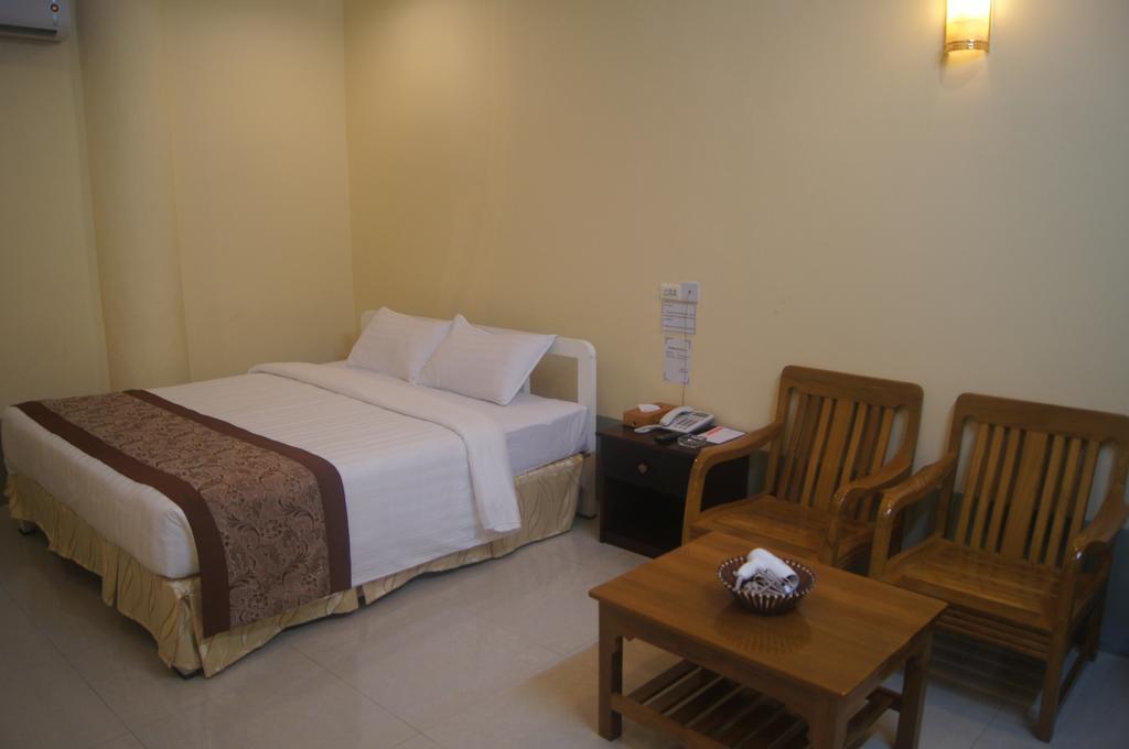 Thirisan Motel Yangon Room photo