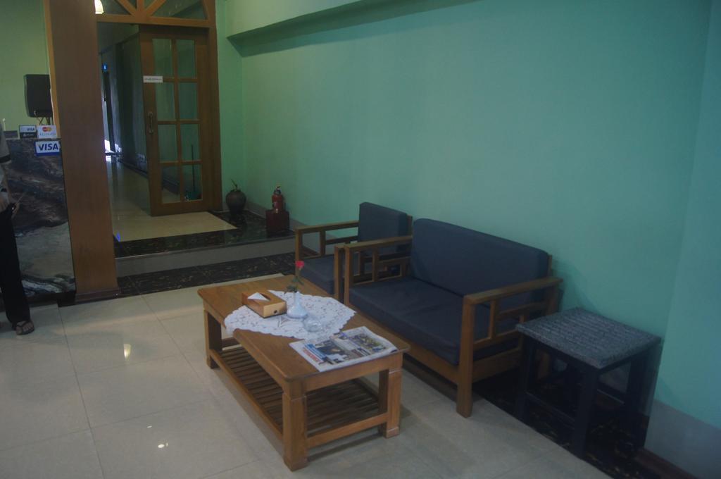 Thirisan Motel Yangon Exterior photo